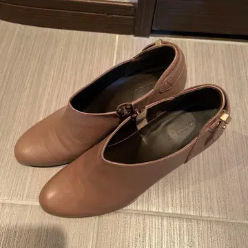 브라운 가죽 부티 중간 굽 백 지퍼 포함