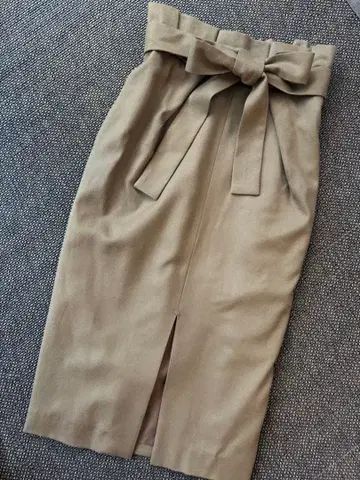 TIARA 허리 리본 울 타이트 스커트 카멜