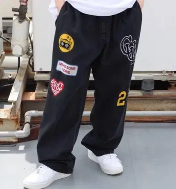 패치 포함 블랙 데님 팬츠 M