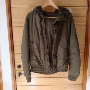 UNIQLO 올리브색 MA-1 자켓 퍼 포함