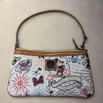 상하이 디즈니 DisneyParksDOONEY & BOURKE