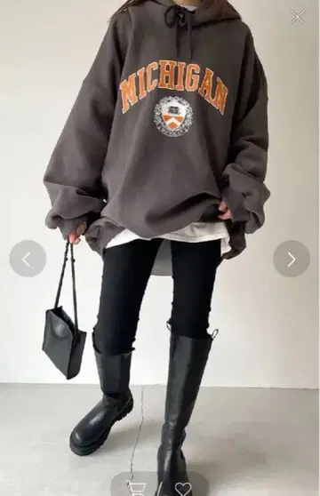 Via.J MICHIGAN 오버 사이즈 후드티