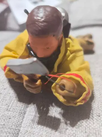 소방관 피규어 산소통 포함. 레어. 한쪽 팔이 없어서 정크입니다.