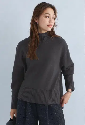 green label relaxing 하이넥 풀오버 니트