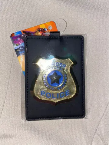 주토피아2 경찰 배지풍 패스 케이스