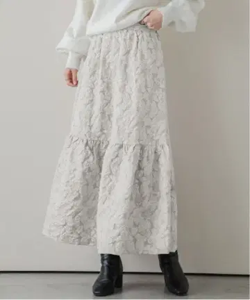 Sugar bisket 새상품 자카드풍 플레어 스커트