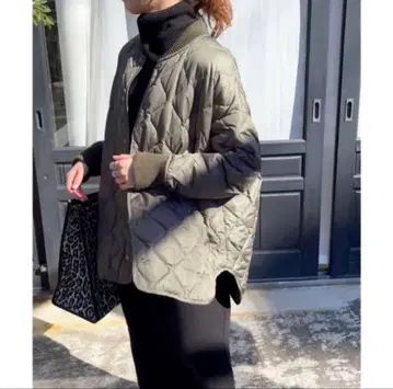 [새상품급] spick&span 퀼팅 자켓 올리브 36