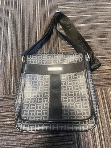 TOMMY HILFIGER 숄더백
