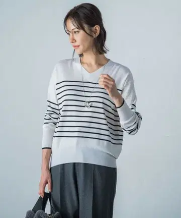 로트레아몽 BrisbaneV넥 니트 풀오버 손세탁 가능