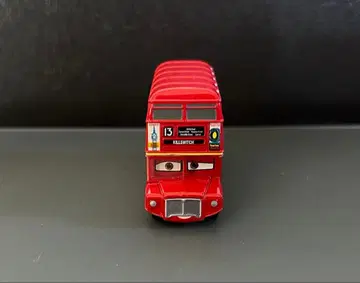 토미카 카즈 토퍼 데킹턴 3세