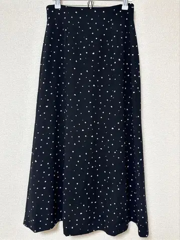 PROPORTION 도트 무늬 플레어 롱 스커트