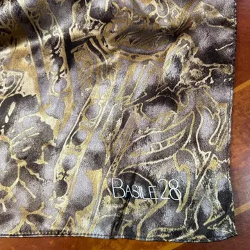 바질레 28, 초 대형, 두꺼운 원단 실크 숄, 새상품급.