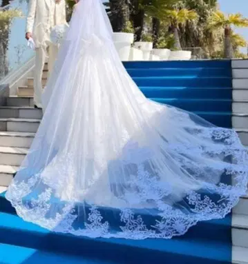 레이스 장식 포함 화이트 웨딩 베일