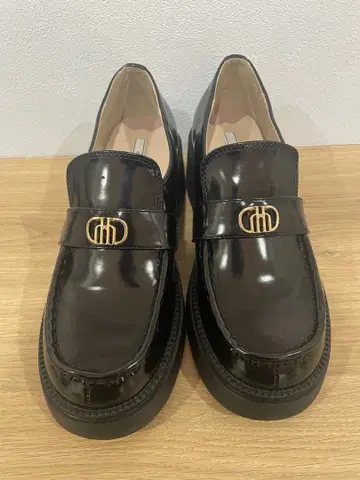 Herlipto 통굽 로퍼