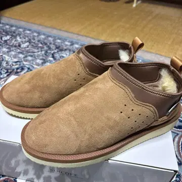 SUICOKE 무스탕 여성용 슬립온 브라운 36