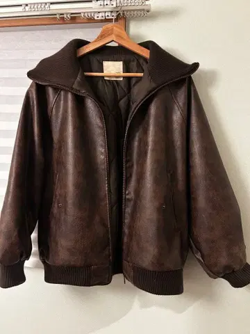 Java 레더 봄버 자켓 브라운