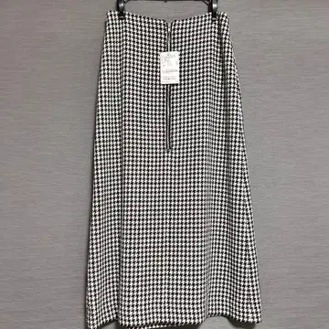 [ 미사용 새상품 ] 스픽 앤 스팬 롱 스커트 하운드투스