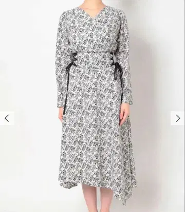 러그나무 문 플라워 사이드 레이스업 원피스 S