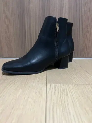 오리엔탈 트래픽 블랙 가죽 숏부츠