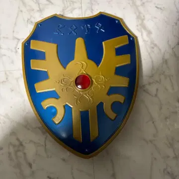 드래곤 퀘스트 로토의 방패