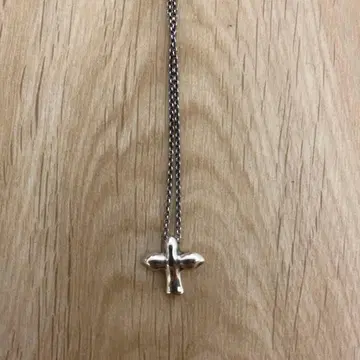 실버 크로스형 목걸이