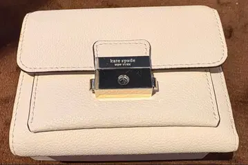 케이트 스페이드 화이트 3단 폴더형 지갑