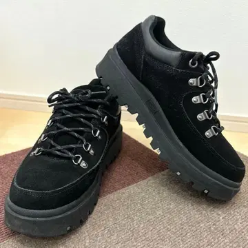 스케쳐스 블랙 스웨이드 통굽 스니커즈 UK6 25.5cm