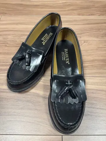 HARUTA 블랙 가죽 로퍼 태슬 포함