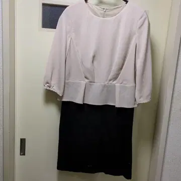 BEAMS 베이지와 블랙 도킹 원피스