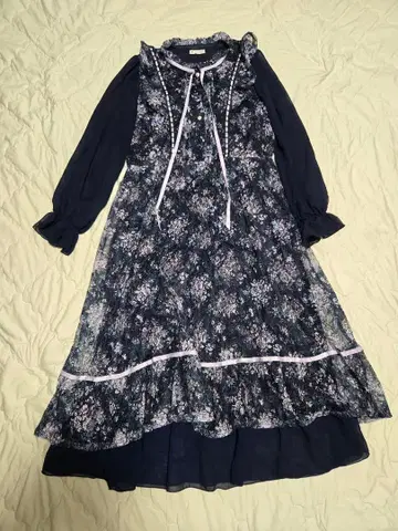 꽃무늬 네이비 긴팔 원피스