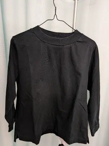 MHL 블랙 긴팔 T셔츠 슬릿