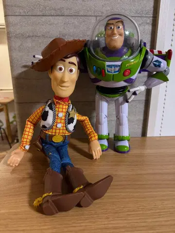 우디와 버즈 라이트이어 피규어 세트