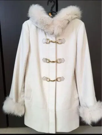 화이트 퍼 더플 코트 세실 맥비