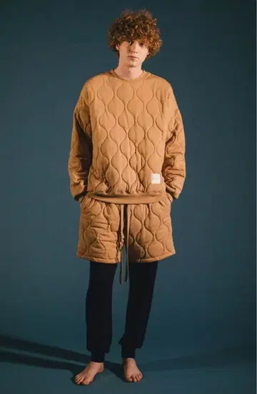 미스터 젠틀맨 젤라피케 베이지 퀼팅 팬츠