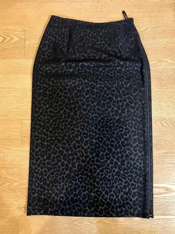 [ 새상품급 ] 이타리야 레오파드 무늬 타이트 롱 스커트