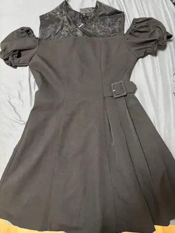 [ EATME ] 블랙 오프숄더 미니 원피스