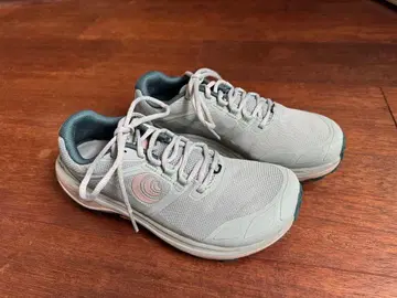 트레일 러닝화 그레이 메쉬
