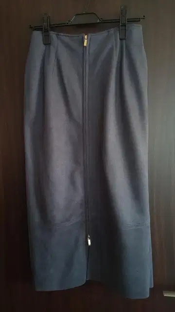 콜라주 개럴개런트 페이크 스웨이드 프론트 지퍼 타이트 스커트