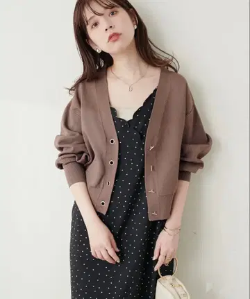[내추럴 꾸뛰르] 모카, V넥, 하토메바 가디건