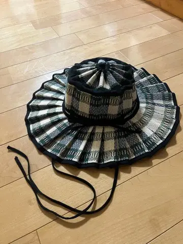 플리츠 햇 그린 & 블랙 계열 로나메이리풍 L