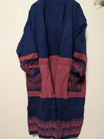 네이비와 빨간색 포켓이 달린 롱 가디건 미사용품