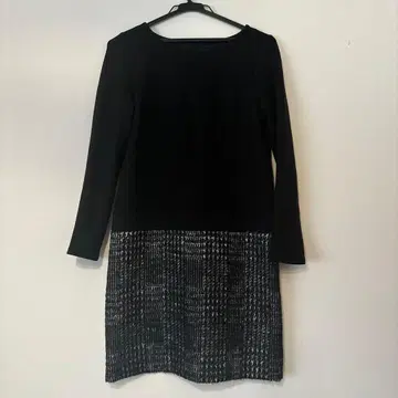 EVEX by KRIZIA 블랙 긴팔 무릎 기장 절개 원피스