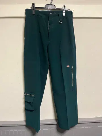 콜라보 팬츠 NAPORITE 다크 그린 워크 팬츠