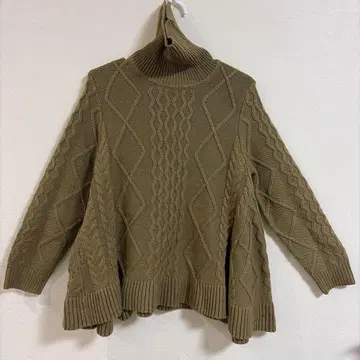 겨울 카키 케이블 짜임 터틀넥 니트