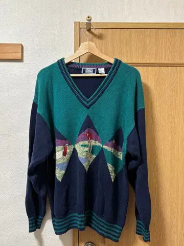 [ 구제 의류 ] 자수 니트 스웨터