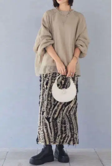 esica 에시카 믹스 프린지 니트 스커트와 맨투맨 세트 정품