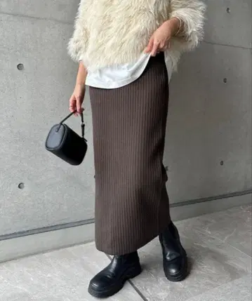 [ andme ] 리브 니트 롱 타이트 스커트 M 브라운