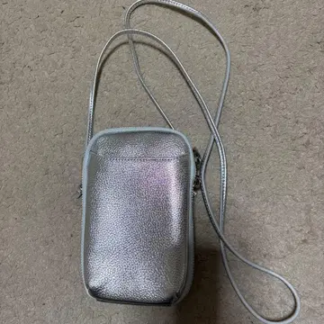 실버 스마트폰 숄더백