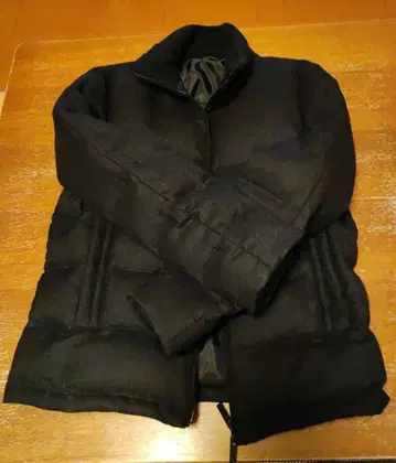 Calvin Klein 블랙 다운 자켓