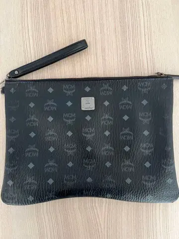 MCM 블랙 가죽 클러치백